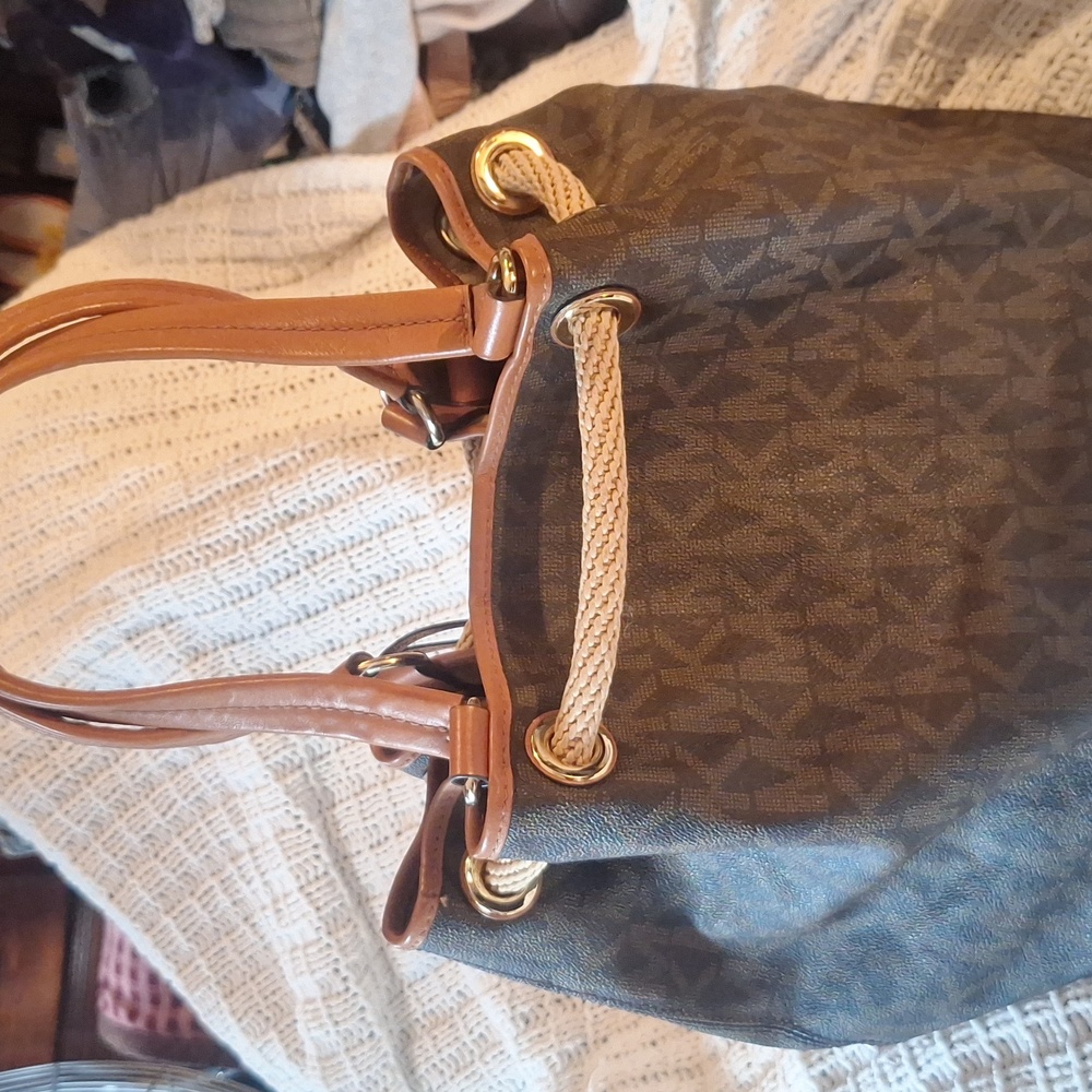 Michael Kors Brown and Tan Shoulder Bag - Picture 3 of 16